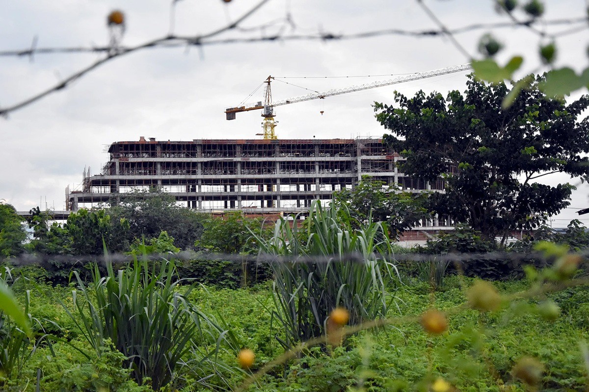 Construction of a new building at the KKII farm 